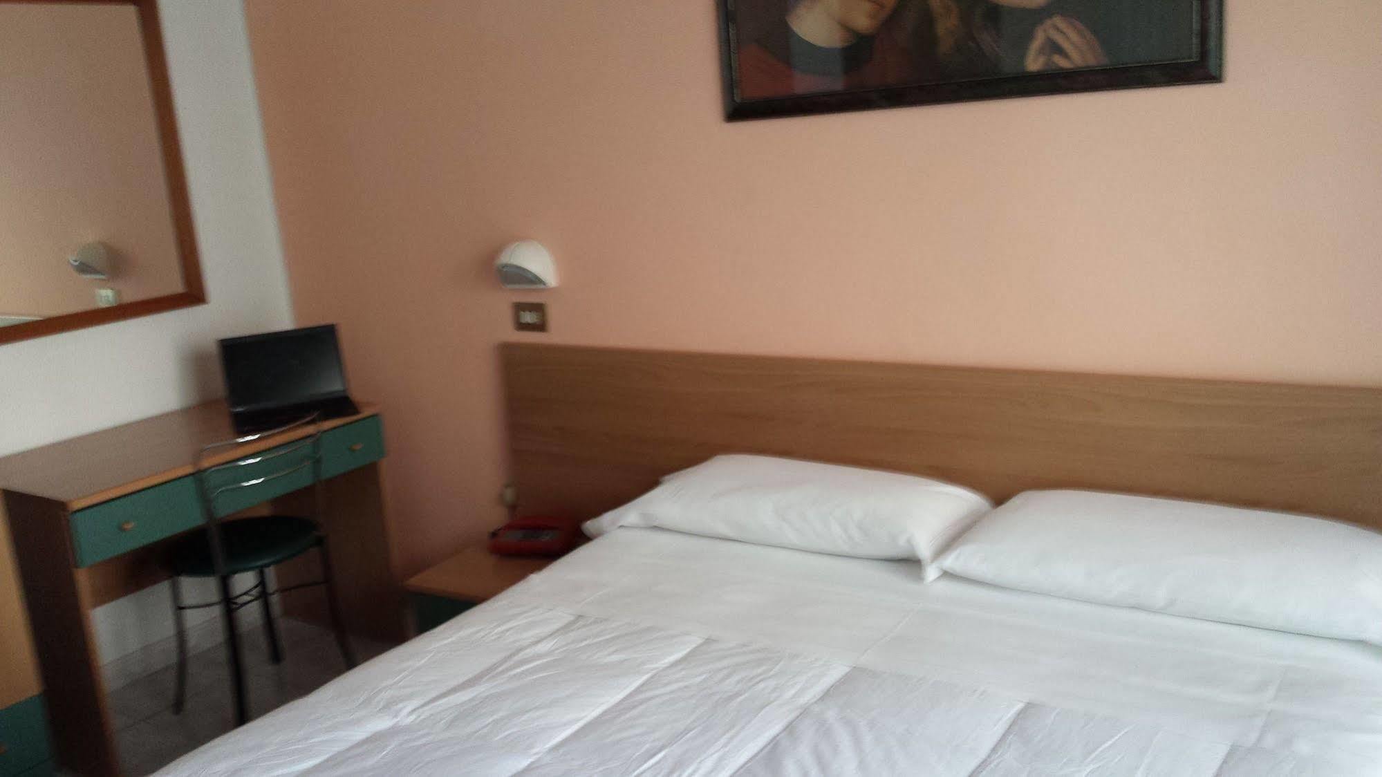 Hotel San Marco Pesaro Luaran gambar